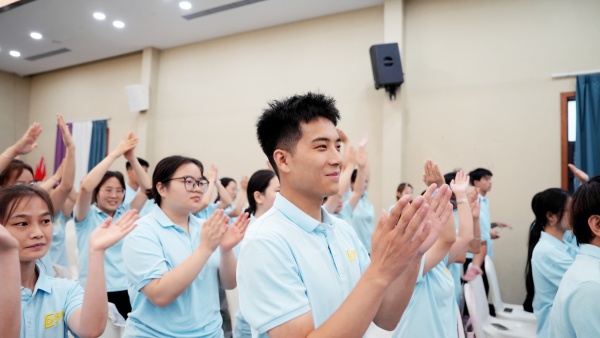 易视界2025年7月嘉奖会暨8月启动大会精彩瞬间