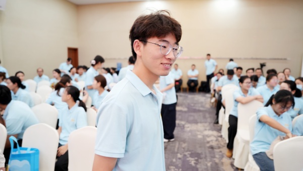易视界2025年7月嘉奖会暨8月启动大会精彩瞬间