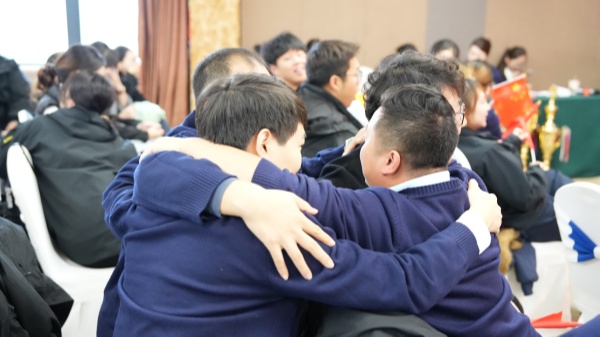 易视界2025年9月嘉奖会暨10月启动大会精彩图集