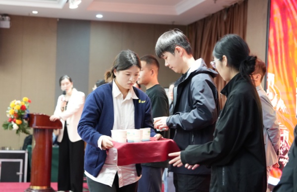 易视界2025年9月嘉奖会暨10月启动大会精彩图集