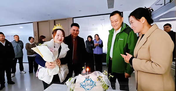 易家人，易起行，易辈子 | 易视界温暖相伴，共赴最美青春时光