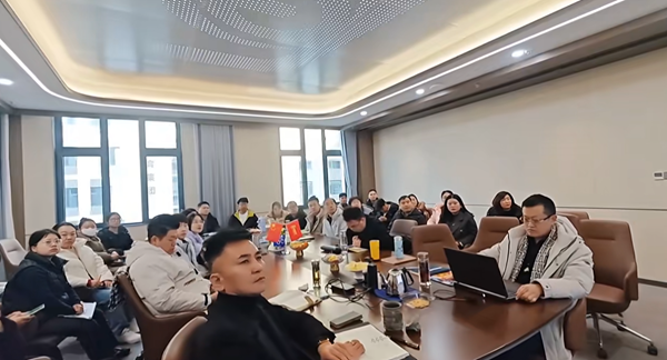 易视界月度管理层会议让专业，更可及，让光明，更持久