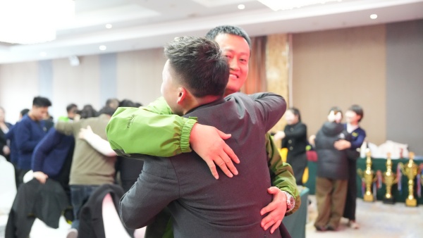 易视界2025年11月嘉奖会暨12月启动大会精彩图集