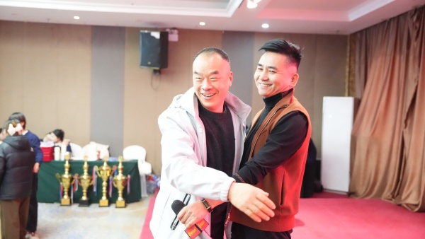 易视界2025年11月嘉奖会暨12月启动大会精彩图集