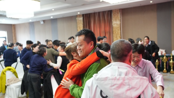 易视界2025年11月嘉奖会暨12月启动大会精彩图集